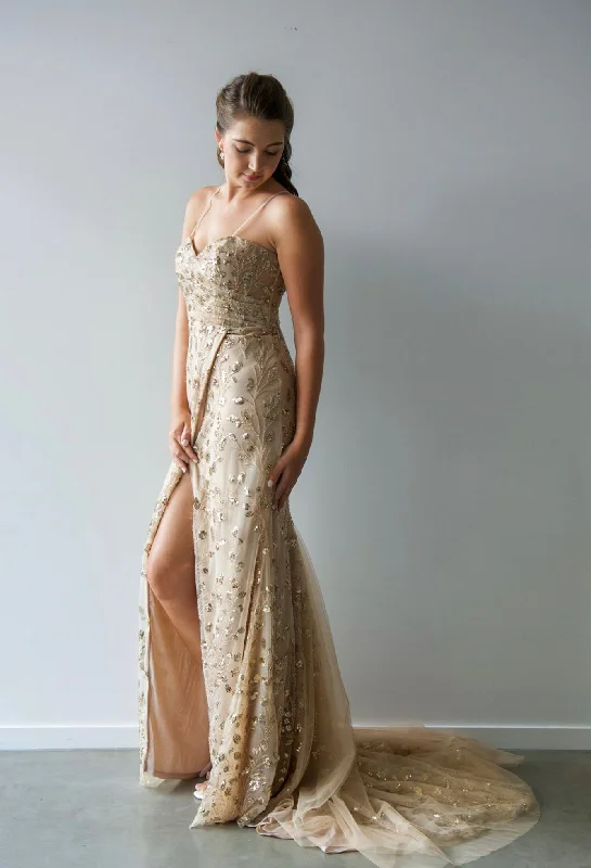 Year-End Clearance Ilsa Gown