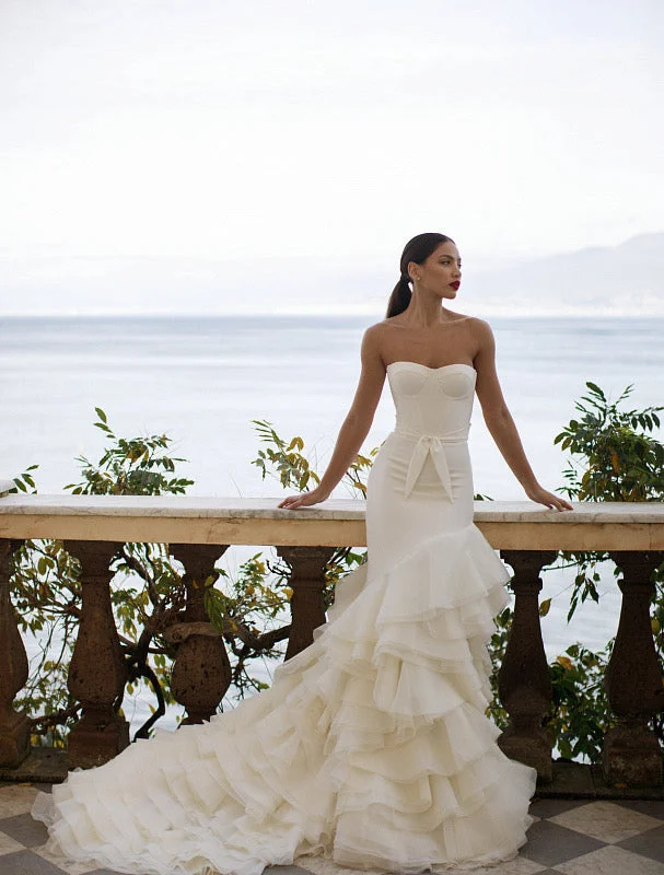 Final Clearance Smart A-Line Silhouette White Wedding Dress
