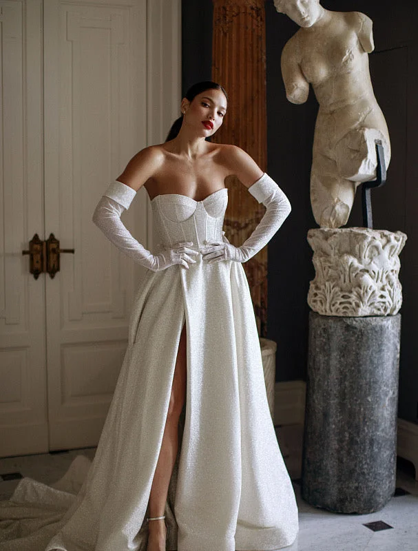 Can't Miss Romantic Sweet Heart Neckline White Wedding Dress