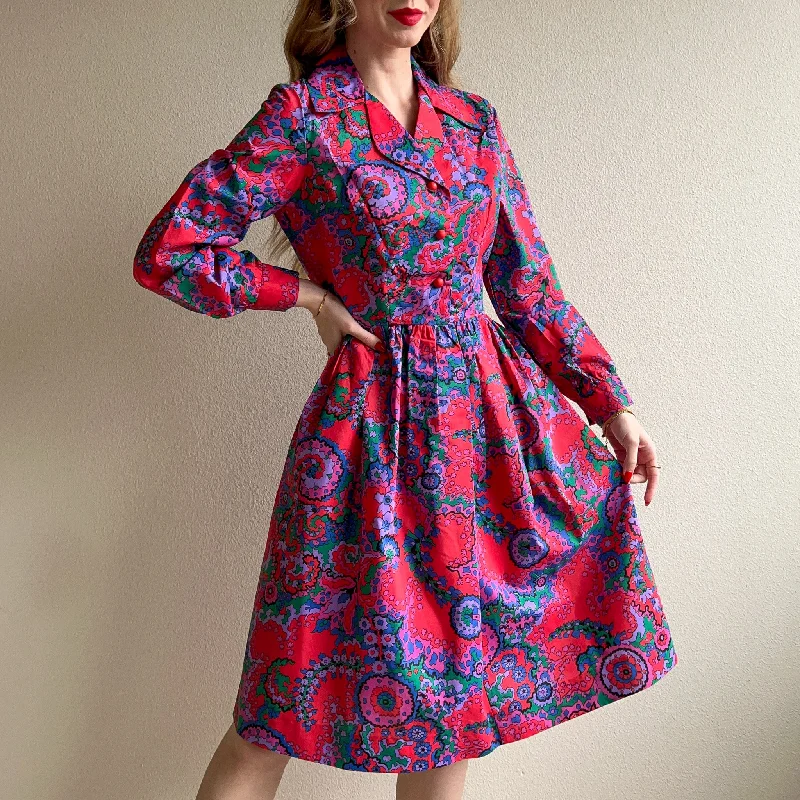 Steals and Deals Fabulous 1960s Red and Purple Abstract Print Dress (S/M)