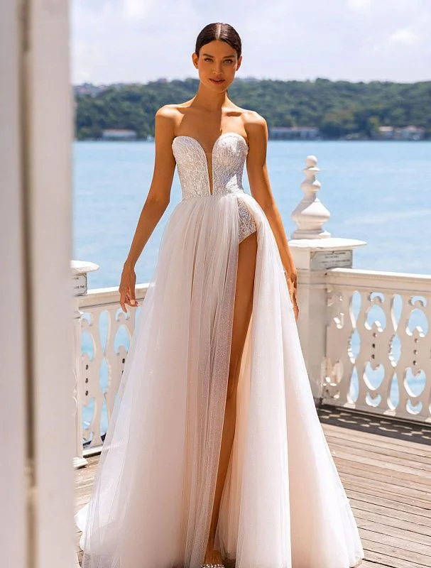 Friends and Family Sale Astonishing White Wedding Dress