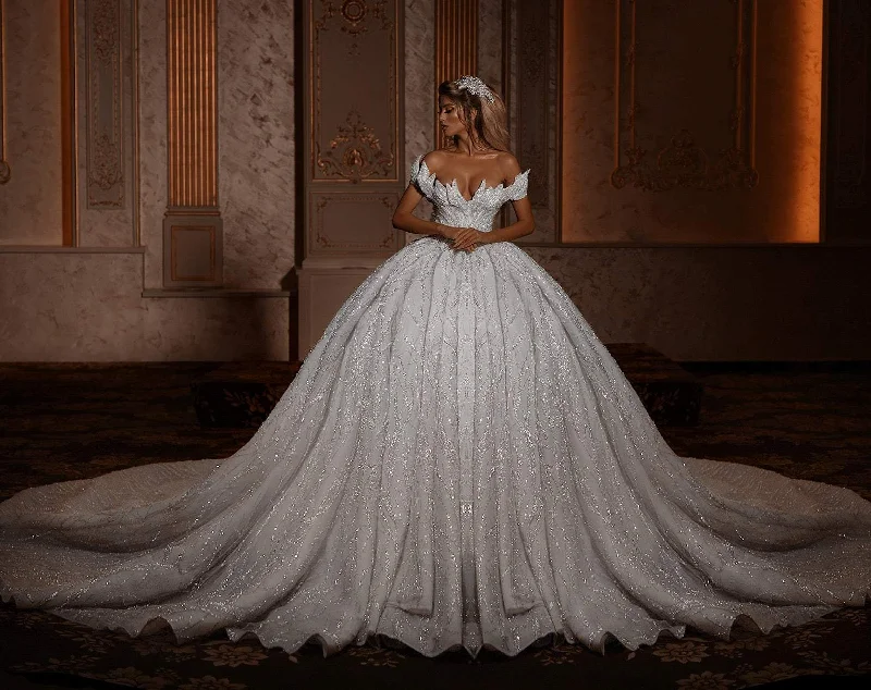 Closeout Sale Elegant White Wedding Dress