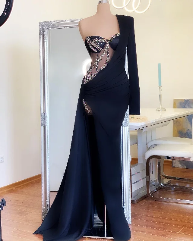 Major Savings Snappy Black Evening Dress
