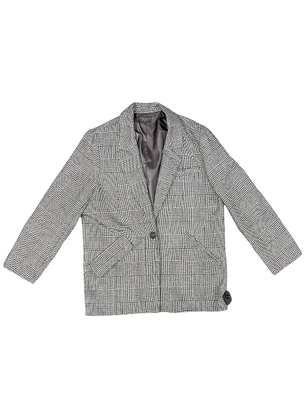 Limited Stock Blazer By Dress Forum In Black & White, Size: M