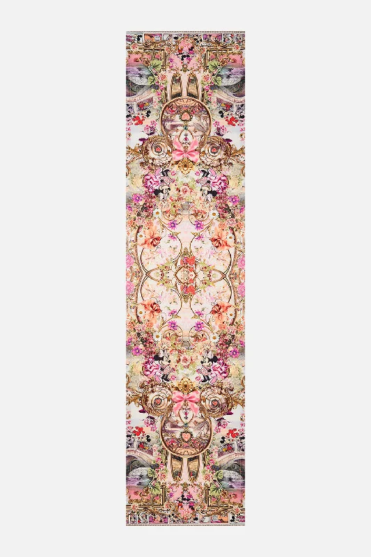 Can't Be Beat TABLE RUNNER MINNIE MOUSE MAGIC