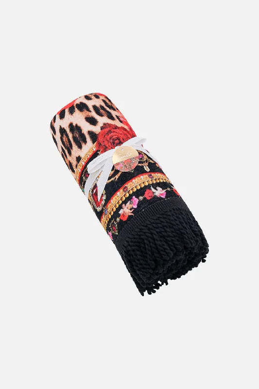 Hurry In BEACH TOWEL WITH FRINGE HEART LIKE A WILDFLOWER