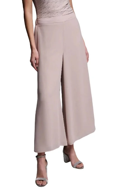 Super Bargain Wide Leg Flowy Pant In Sand