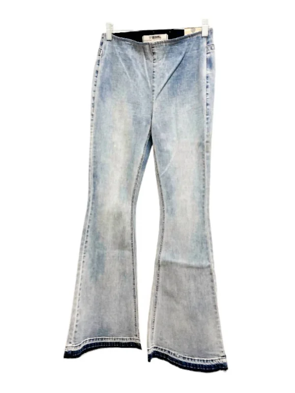 Stock Clearance Women's Denim Stretch Flare Jean In Light Wash