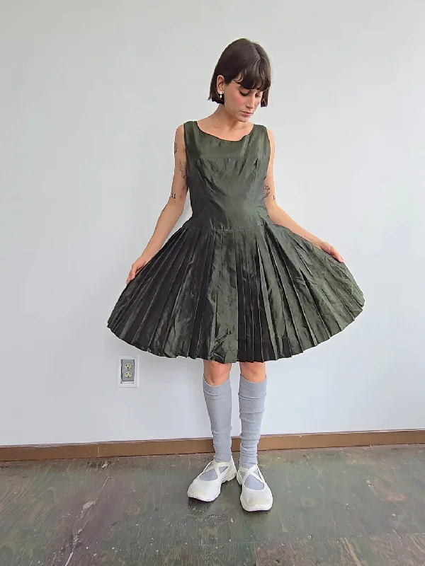Exclusive Deal Moss 1960s Drop Pleated Dress