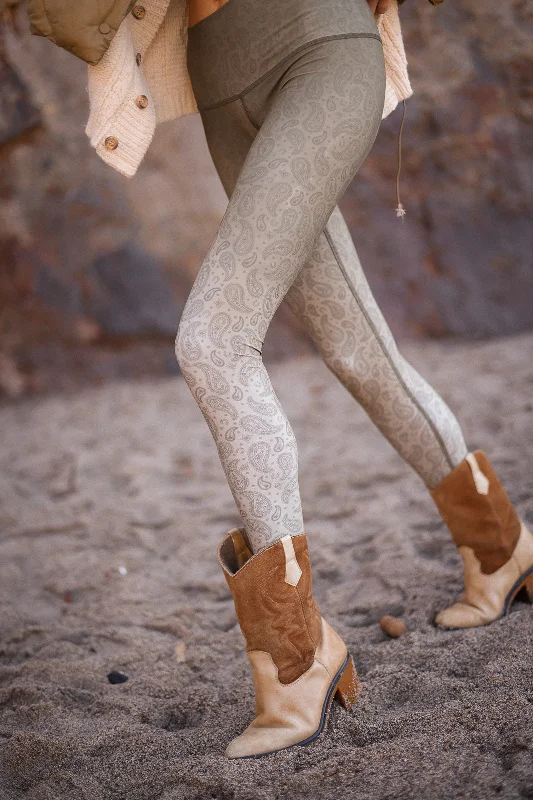 Special Buy Paisley Camo Hot Pant ♡ *Waitlist