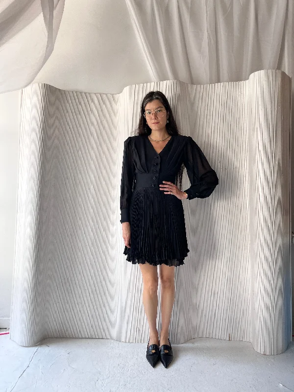 Closeout Sale Ungaro black pleat dress